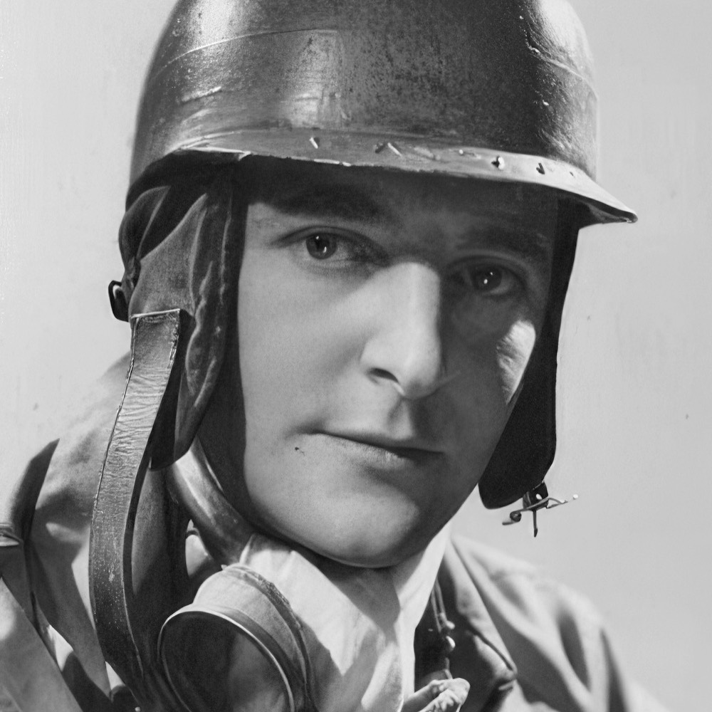 Les Leston - Formula 1 Driver Photo